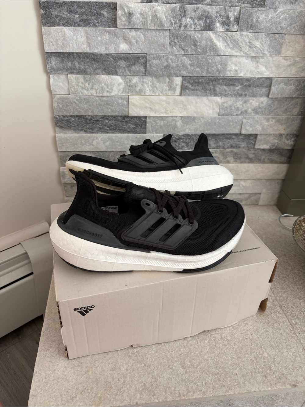 Adidas ultraboost light women's sneakers new in box size 7